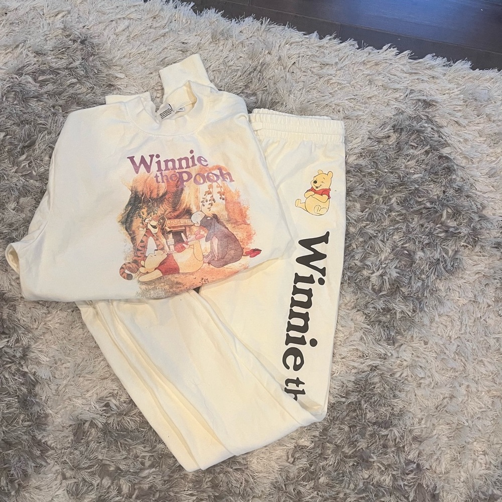 Sweat pants and sweat shirt not a set size medium